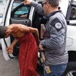 Homem é preso após invadir casa, cortar fornecimento de energia elétrica e atacar dono da residência com faca, em Guarus