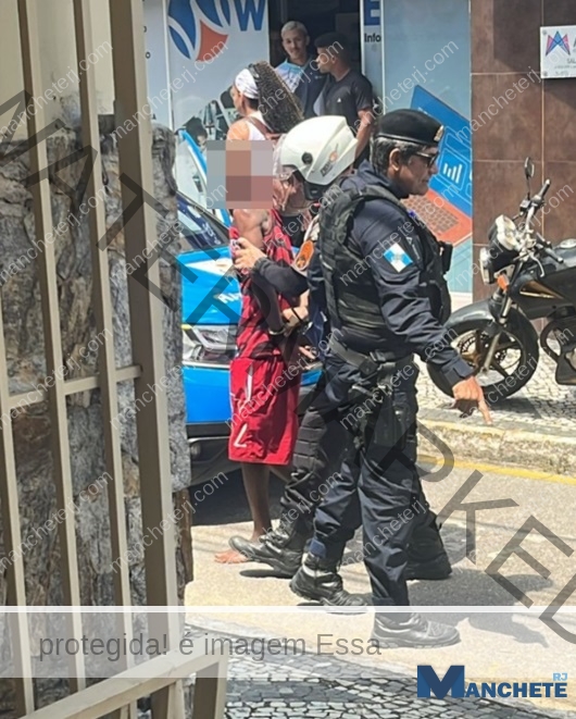 Homem é detido por populares após tentativa de assalto no Centro de Campos