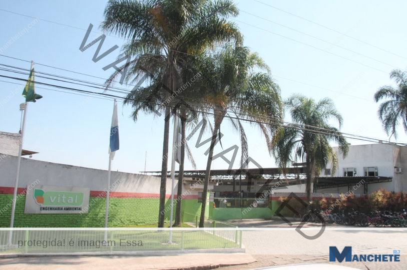 Funcionários da Vital Engenharia paralisam serviços após empresa anunciar corte nos salários