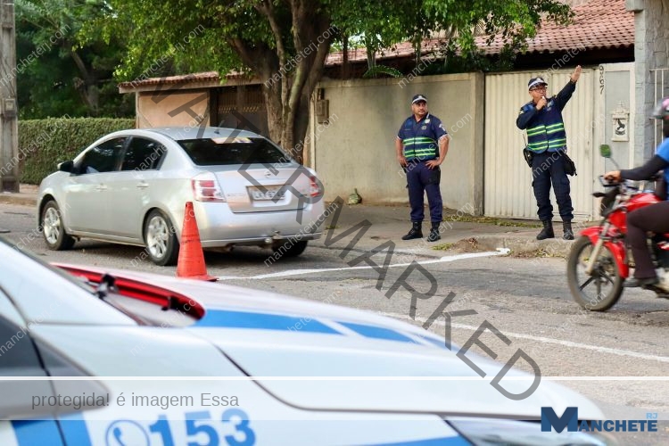 Ordenamento do trânsito é alterado temporariamente em cruzamento da Arthur Bernardes
