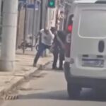 Vídeo mostra momento em que policial federal reage a assalto e mata bandido no Rio