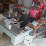 Vídeo mostra homens armados assaltando comércio em Campos