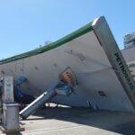 Estrutura de posto tomba durante ventania na madrugada deste domingo em Campos