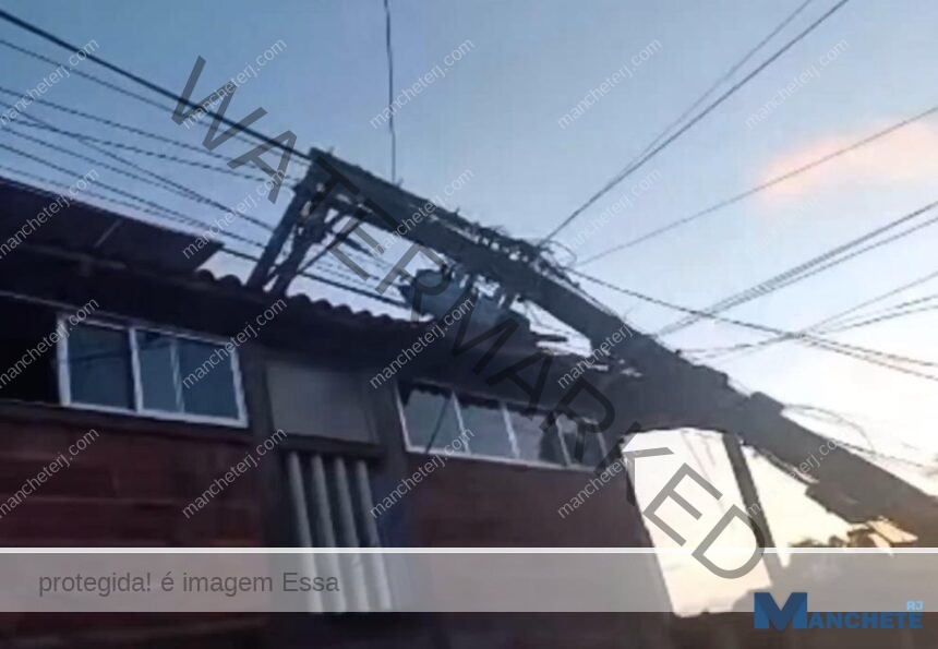 Moradores de Tocos estão sem energia após queda de postes durante temporal