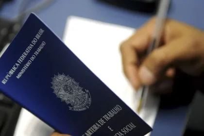 Desemprego no Brasil recua para 5,8% e atinge menor nível da série histórica, aponta IBGE