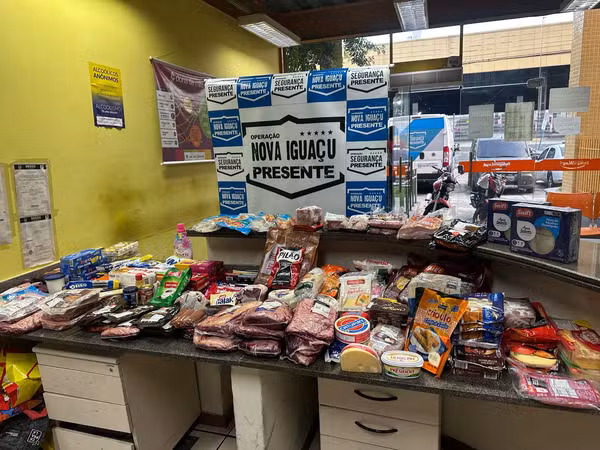 Segurança Presente prende mulher que furtou cerca de R$ 4,5 mil em produtos de supermercado
