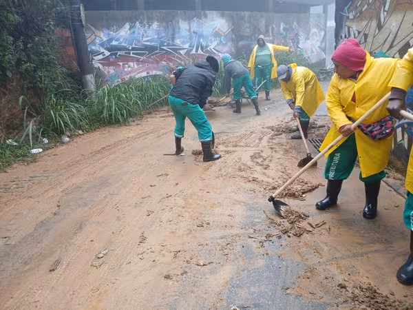 Governo federal reconhece situação de emergência em Angra dos Reis e Petrópolis após fortes chuvas