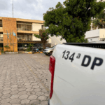 Assaltantes armados invadem casa de dono de supermercado em Campos e roubam R$ 200 mil e uma Hilux