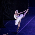 Bailarinos de Macaé e Arraial do Cabo protagonizam o Lago dos Cisnes no Theatro Municipal do Rio