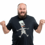 Comediante Paulinho Serra se apresenta nesta sábado no Trianon, em Campos