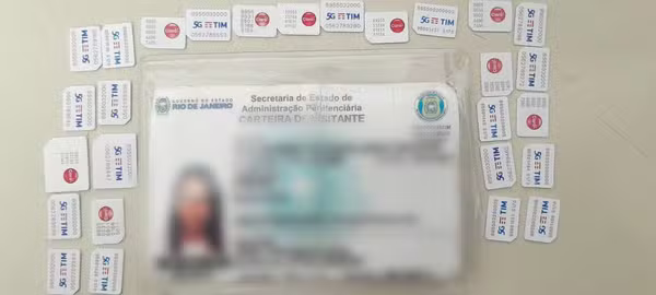Mulher é flagrada tentando entrar com 27 chips de celular em presídio de Campos
