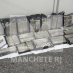 PM apreende 31 kg de maconha em terreno baldio no Parque Santos Dumont, em Campos