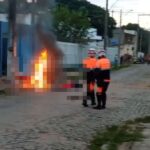 Dois homens morrem eletrocutados após serem atingidos por fio de alta tensão, em Campos
