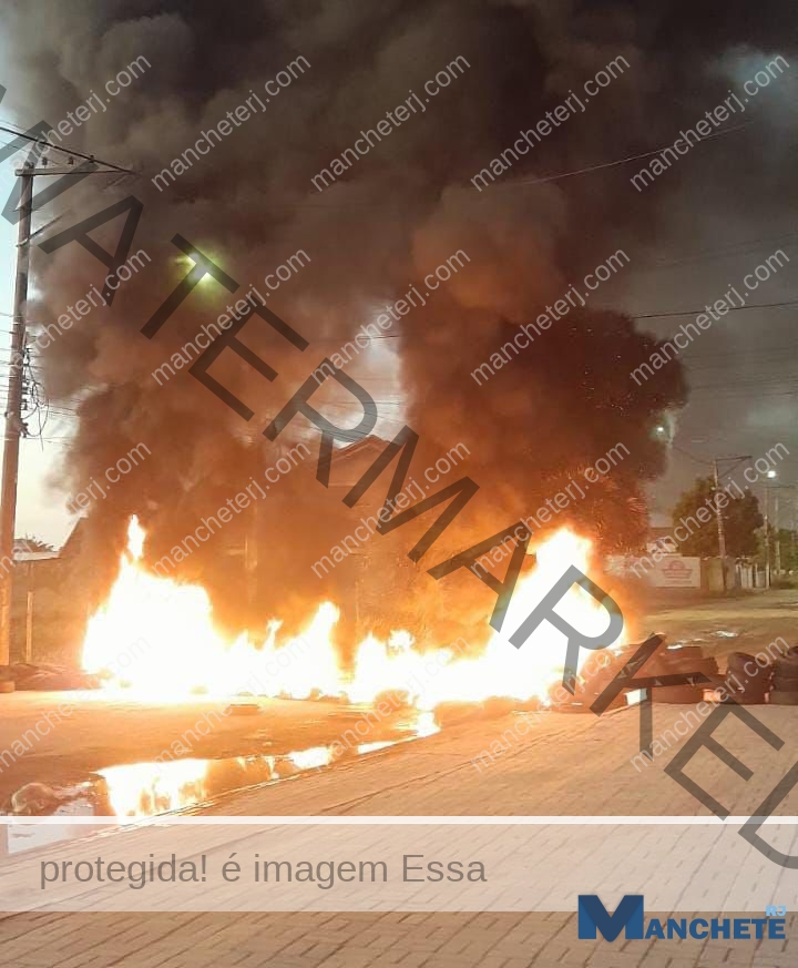 Em protesto por melhorias, moradores de Campo Novo bloqueiam estrada em Campos