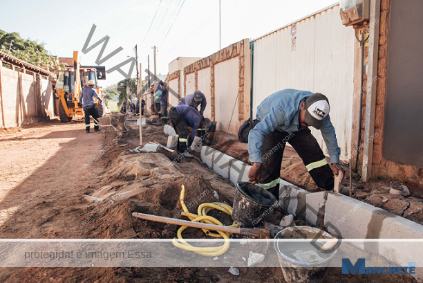 Prefeitura de SFI realiza obra de pavimentação no Centro da cidade