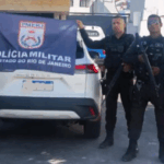 Criminosos encapuzados invadem casa, fazem reféns e fogem com dinheiro em Campos