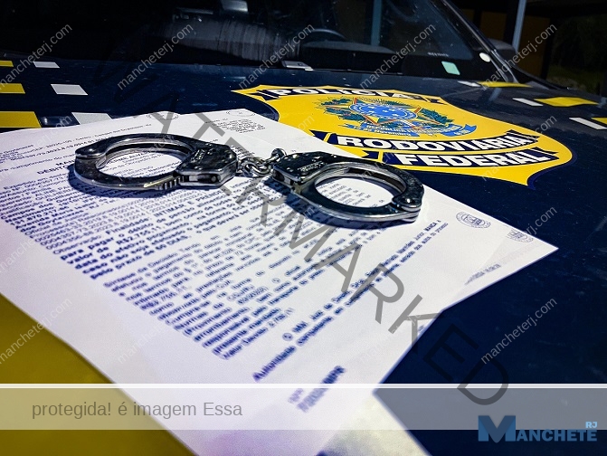 PRF prende homem com mandado de prisão em aberto na BR-101, em Campos