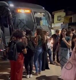 Falha em recadastramento deixa estudantes sem ônibus universitário em Campos