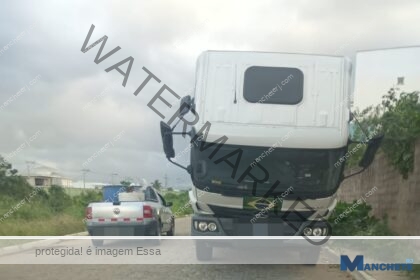 Caminhão que teve carga de R$ 180 mil roubada é encontrado em Campos