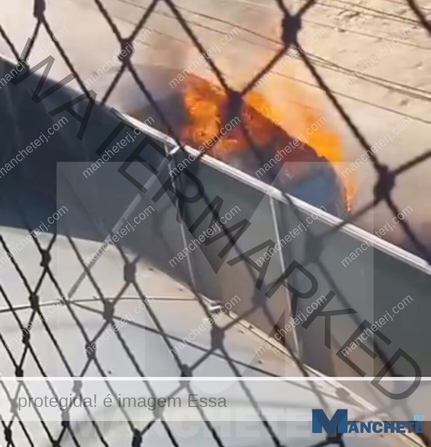 Carro pega fogo e mobiliza equipe do Corpo de Bombeiros em Campos