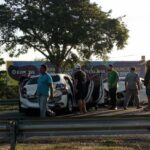 Três pessoas ficam feridas após acidente entre dois carros na BR-101 em Campos