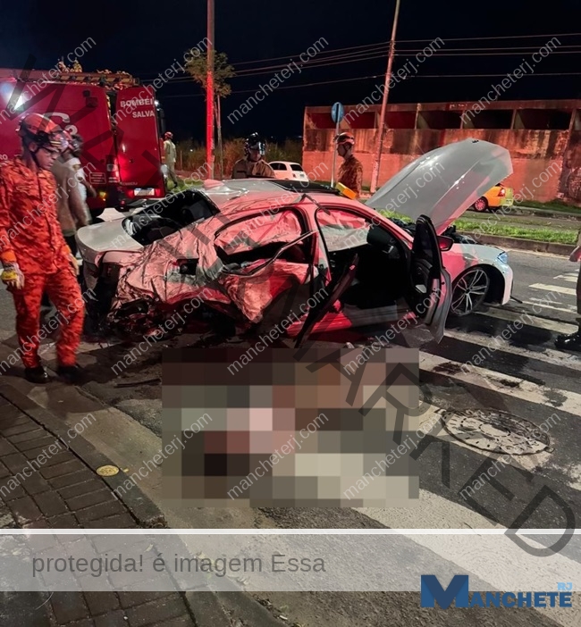Jovem morre e três pessoas ficam feridas após carro capotar em Campos