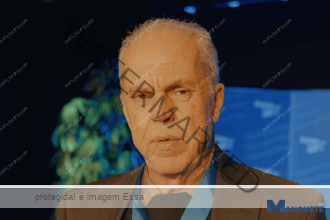 Geraldo Emmanuel recebe homenagem da Firjan por contribuição ao desenvolvimento regional