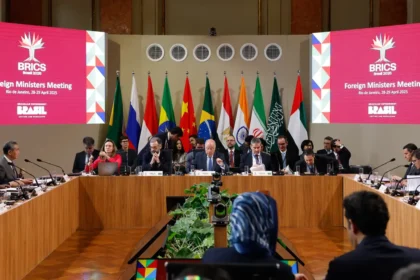 Brasil abre evento do Brics pedindo fim de guerras e de tensões