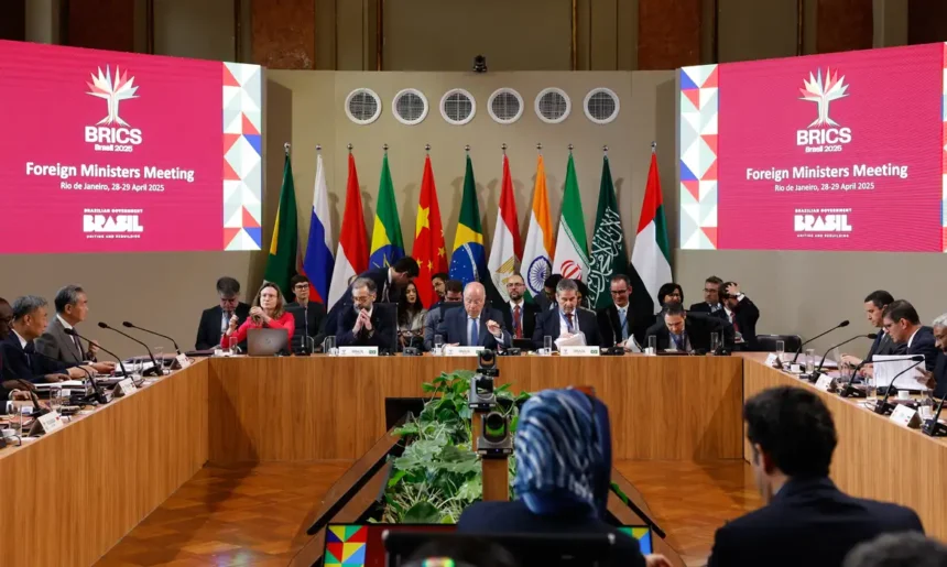 Brasil abre evento do Brics pedindo fim de guerras e de tensões