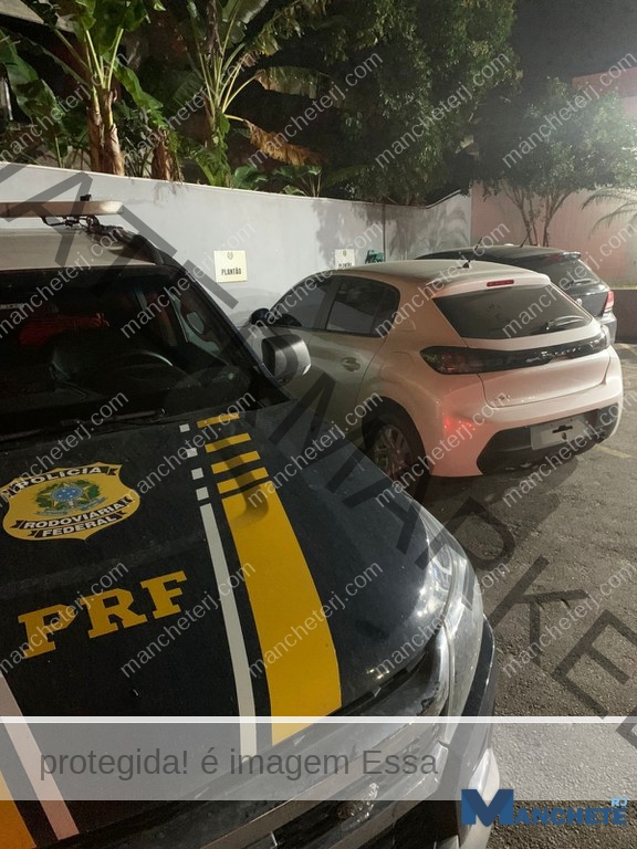 Homem é detido pela PRF em Campos após ser flagrado com carro roubado