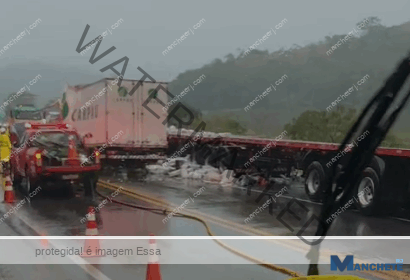 Acidente envolvendo duas carretas e um caminhão na BR-101 deixa um morto e dois feridos