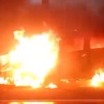 Carro pega fogo e interdita trânsito na BR-101 em Campos