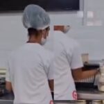 Cliente registra funcionária trocando etiqueta de queijo ralado dentro do Super Bom em Campos