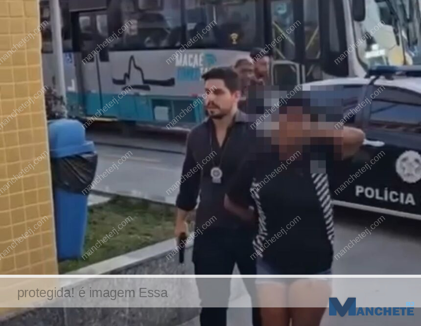 Moradora em situação de rua é presa após esfaquear companheiro em praça no Centro de Macaé