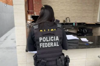Com mandado de busca e apreensão em Campos, PF faz operação contra grupo que usava frigoríficos para transportar cocaína