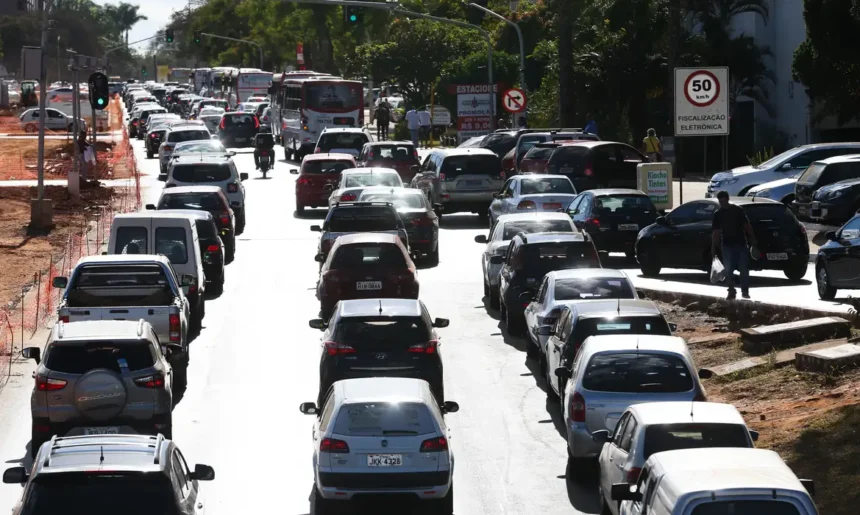Motoristas que aderiram ao ‘IPVA em Dia’ já podem circular sem risco de reboque