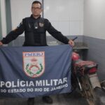 Dupla tenta fugir da PM em moto adulterada e acaba presa em Campos