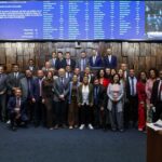 Na Alerj, Bacellar recebe carinho da direita, esquerda e centro