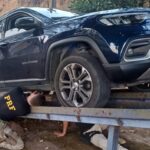 Carro roubado no Rio é recuperado pela PRF em Campos