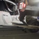 Homem fica ferido após colisão envolvendo carro e caminhão na RJ-216