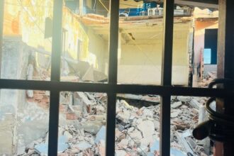 Casa onde funcionava colégio em Campos desaba
