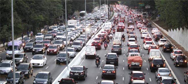 Licenciamento anual de veículos termina domingo, alerta Detran RJ