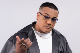 Sucesso do pagode, Vitinho se apresenta na Praça São Salvador nesta terça-feira