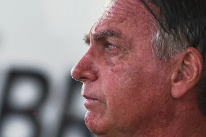 Laudo confirma câncer de pele em Bolsonaro; ex-presidente recebe alta após internação