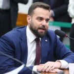 Bancada do Rio se divide na votação da PEC da Blindagem e Caio Vianna vota contra