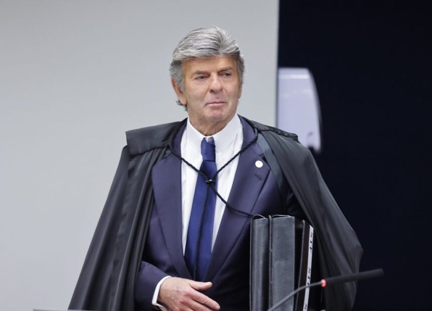 Ministro do STF vota para anular ação contra Bolsonaro e mais sete