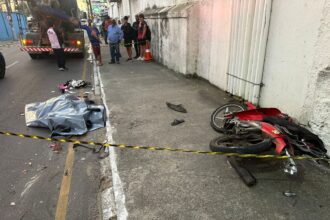 Mulher morre e idoso fica gravemente ferido após acidente no Centro de Campos