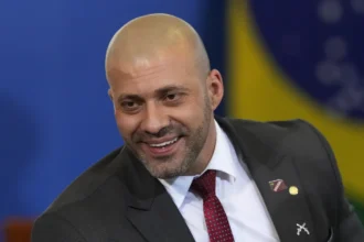 Moraes autoriza e ex-deputado Daniel Silveira será solto