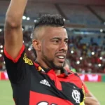 Ex-jogador Léo Moura é investigado por suspeita de envolvimento com empresa alvo de operação contra apostas ilegais