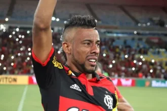 Ex-jogador Léo Moura é investigado por suspeita de envolvimento com empresa alvo de operação contra apostas ilegais Ex-jogador Léo Moura é investigado por suspeita de envolvimento com empresa alvo de operação contra apostas ilegais